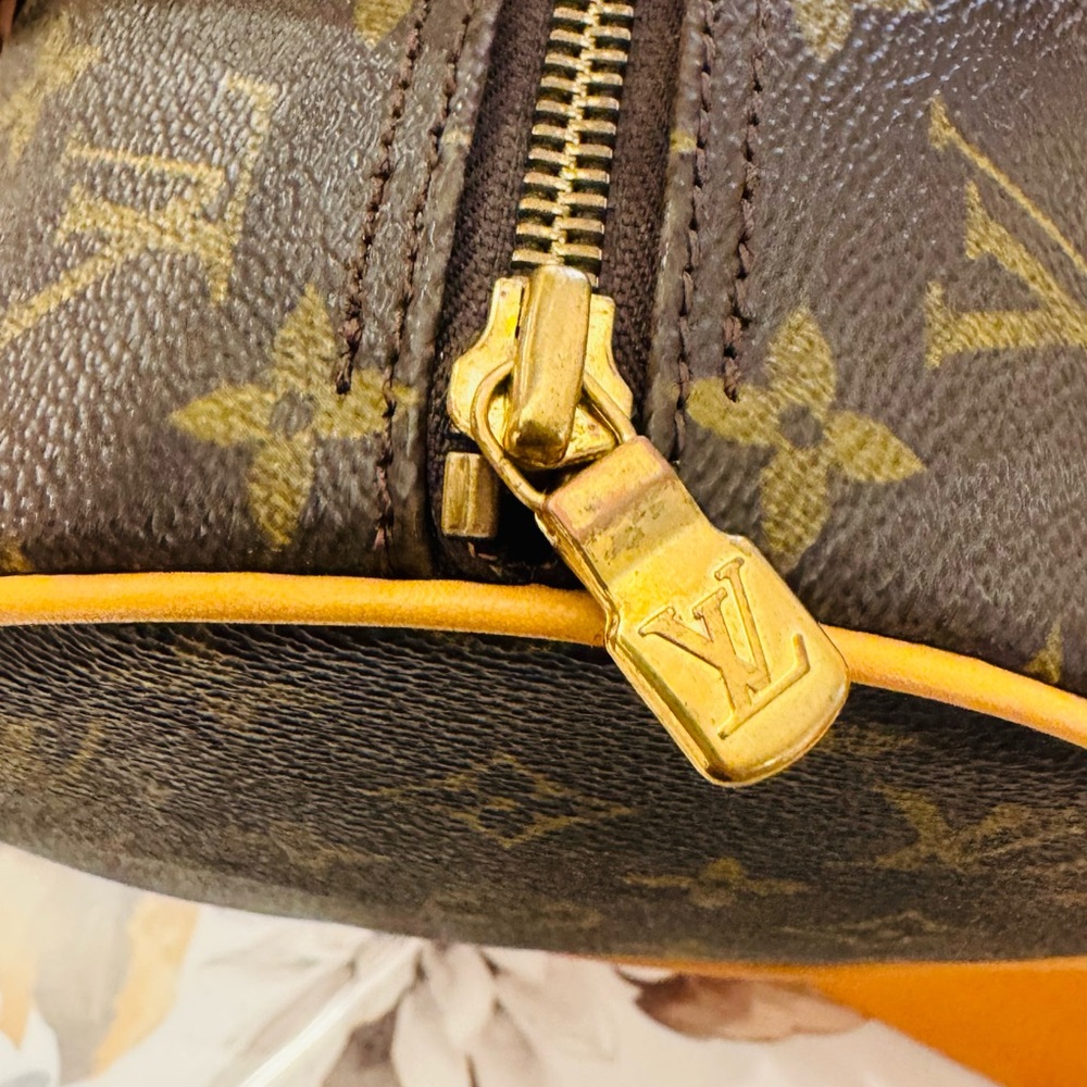 Louis Vuitton Brown and Tan Monogram Shoulder Bag - Picture 3 of 15